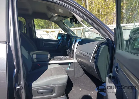 2017 Ram 1500 Big Horn z USA, uszkodzony, nr VIN 1C6RR7LM6HS875157